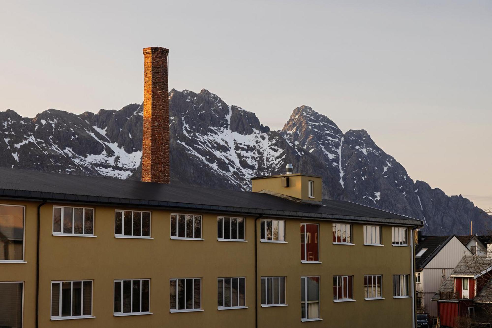 Trevarefabrikken Inn Henningsvaer